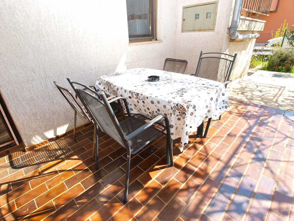 Apartmensts Nikola 1023 Fažana Exterior foto