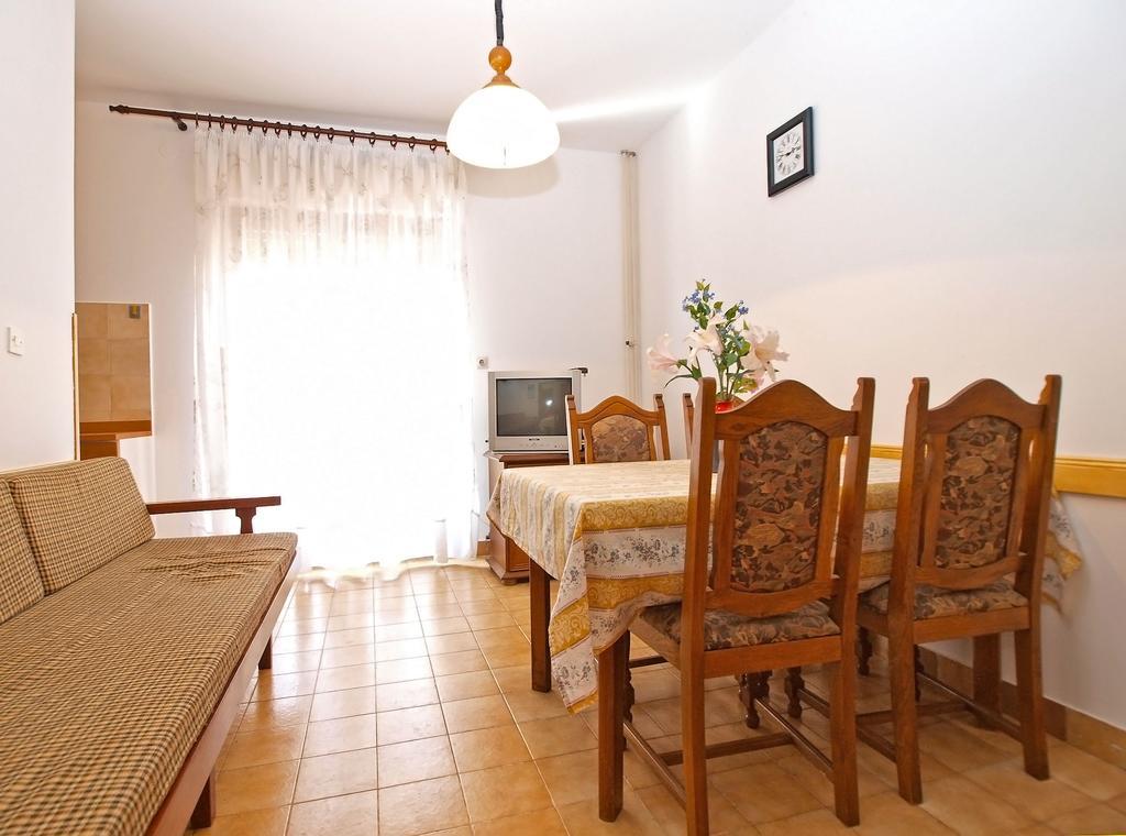 Apartmensts Nikola 1023 Fažana Exterior foto